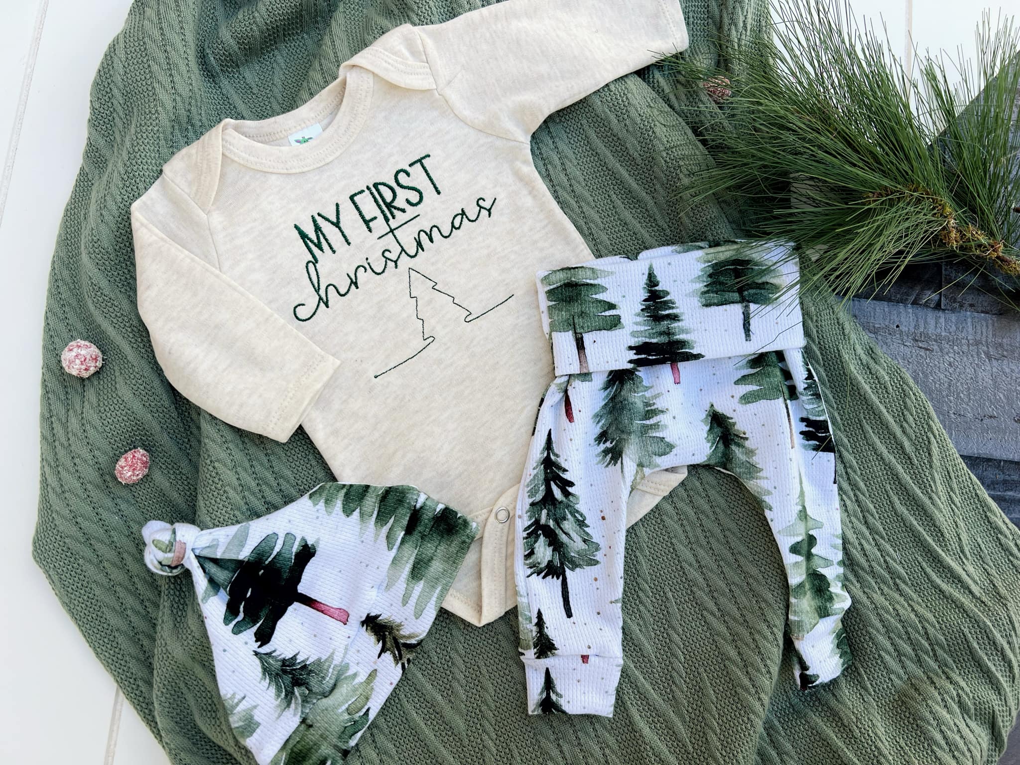 Wonderfully Made 13914 My First Christmas Baby Boy Outfit Oatmeal Bodysuit Christmas Trees 6 12 Short Sleeve Bodysuit Hat Bummies