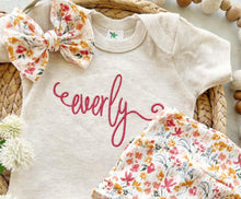 Load image into Gallery viewer, Vintage floral baby girl outfit with bummies, cottagecore baby girl outfit coming home outfit, personalized baby outfit with bows floral
