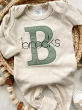 Load image into Gallery viewer, Personalized neutral baby romper and hat set, custom infant boy coming home outfit, baby shower gift, sleeper with footies green christmas
