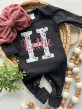 Load image into Gallery viewer, Personalized baby girl romper and hat set, vintage floral infant coming home outfit, baby shower gift, sleeper with footies