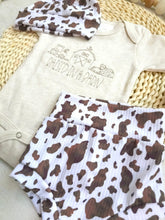 Load image into Gallery viewer, Cowboy Newborn Outfit Western Baby Shower Gift, coming home outfit for baby boy, farm baby boy outfit, hospital outfit for boy cowprint