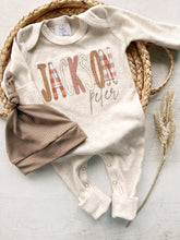 Load image into Gallery viewer, Personalized romper baby boy outfit and hat set, custom boy coming home outfit summer baby outfit, baby shower gift, sleeper with footies