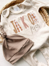 Load image into Gallery viewer, Personalized romper baby boy outfit and hat set, custom boy coming home outfit summer baby outfit, baby shower gift, sleeper with footies