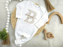 Load image into Gallery viewer, Personalized neutral baby romper and hat set, custom infant boy coming home outfit, baby shower gift, sleeper with footies
