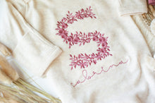 Load image into Gallery viewer, Personalized oatmeal baby romper and hat set, custom name coming home outfit, floral letter baby girl outfit, baby shower gift, neutral