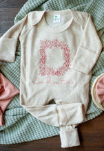 Load image into Gallery viewer, Personalized oatmeal baby romper and hat set, custom name coming home outfit, floral letter baby girl outfit, baby shower gift, neutral