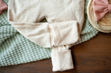 Load image into Gallery viewer, Personalized oatmeal baby romper and hat set, custom name coming home outfit, floral letter baby girl outfit, baby shower gift, neutral