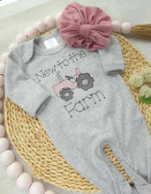 Load image into Gallery viewer, Baby Girl Highland Cow Outfit with Bummies, Hello Darlin Baby Girl Outfit, Going Home Newborn Baby Outfit Cowgirl Farm Girl Pink, Hospital
