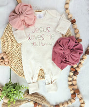 Load image into Gallery viewer, Personalized oatmeal baby romper and hat set, custom name coming home outfit, floral letter baby girl outfit, baby shower gift, neutral