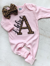 Load image into Gallery viewer, Personalized leopard romper and turban set, custom girl coming home outfit, baby shower gift, pink and leopard, cheetah, baby turban
