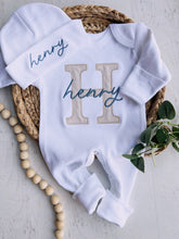 Load image into Gallery viewer, Personalized neutral baby romper and hat set, custom infant boy coming home outfit, baby shower gift, sleeper with footies
