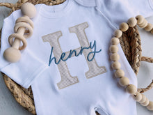 Load image into Gallery viewer, Personalized neutral baby romper and hat set, custom infant boy coming home outfit, baby shower gift, sleeper with footies