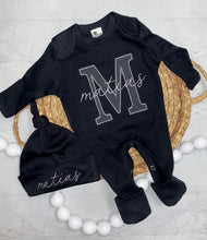 Load image into Gallery viewer, Personalized neutral baby romper and hat set, custom infant boy coming home outfit, baby shower gift, sleeper with footies, black gray