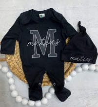 Load image into Gallery viewer, Personalized neutral baby romper and hat set, custom infant boy coming home outfit, baby shower gift, sleeper with footies, black gray
