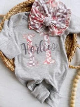 Load image into Gallery viewer, Personalized leopard romper and turban set, custom girl coming home outfit, baby shower gift, pink purple leopard, cheetah, baby turban