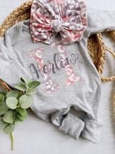 Load image into Gallery viewer, Personalized leopard romper and turban set, custom girl coming home outfit, baby shower gift, pink purple leopard, cheetah, baby turban