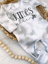 Load image into Gallery viewer, Personalized airplane baby romper and hat set, custom coming home outfit, sketch stitch boys outfit, baby shower gift, aviator