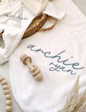 Load image into Gallery viewer, Personalized neutral baby romper and hat set, custom infant boy coming home outfit, baby shower gift, sleeper with footies