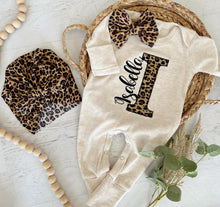 Load image into Gallery viewer, Personalized leopard romper and turban set, custom girl coming home outfit, baby shower gift, beige and leopard, cheetah, baby turban