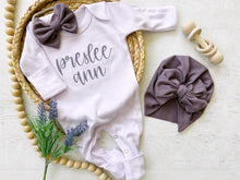 Load image into Gallery viewer, Personalized baby girl romper hat set, purple vintage infant coming home outfit, baby shower gift, sleeper with footies, custom name