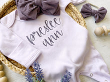 Load image into Gallery viewer, Personalized baby girl romper hat set, purple vintage infant coming home outfit, baby shower gift, sleeper with footies, custom name