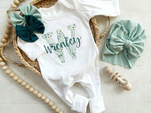 Load image into Gallery viewer, Personalized baby girl romper and hat set, vintage floral infant coming home outfit, baby shower gift, sleeper with footies, custom name