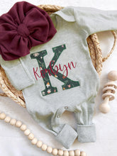 Load image into Gallery viewer, Personalized baby girl romper and hat set, vintage floral infant coming home outfit, baby shower gift, sleeper with footies, custom name
