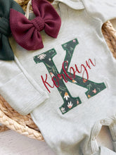 Load image into Gallery viewer, Personalized baby girl romper and hat set, vintage floral infant coming home outfit, baby shower gift, sleeper with footies, custom name