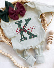 Load image into Gallery viewer, Personalized baby girl romper and hat set, vintage floral infant coming home outfit, baby shower gift, sleeper with footies, custom name