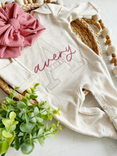 Load image into Gallery viewer, Personalized baby girl romper and hat set, vintage floral infant coming home outfit, baby shower gift, sleeper with footies, custom name