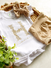 Load image into Gallery viewer, Personalized honey newborn outfit,custom name girl, coming home outfit for baby girl, baby girl outfit hospital outfit girl bodysuit