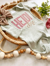 Load image into Gallery viewer, Personalized oatmeal and vintage mauve romper with bow or turban, custom girl coming home outfit, baby shower gift