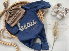 Load image into Gallery viewer, Personalized neutral baby romper and hat set, custom infant boy coming home outfit, baby shower gift, sleeper with footies navy felt