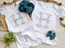 Load image into Gallery viewer, Personalized baby girl romper, vintage floral infant coming home outfit, baby shower gift, newborn outfit ruffle flutter, custom name