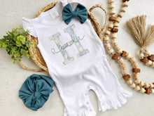 Load image into Gallery viewer, Personalized baby girl romper, vintage floral infant coming home outfit, baby shower gift, newborn outfit ruffle flutter, custom name