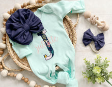 Load image into Gallery viewer, Personalized baby girl romper and hat set, vintage floral infant coming home outfit, baby shower gift, sleeper with footies, custom name