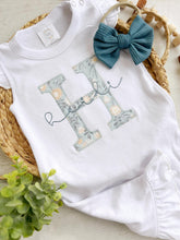 Load image into Gallery viewer, Personalized baby girl romper, vintage floral infant coming home outfit, baby shower gift, newborn outfit ruffle flutter, custom name