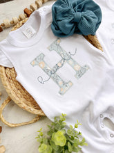 Load image into Gallery viewer, Personalized baby girl romper, vintage floral infant coming home outfit, baby shower gift, newborn outfit ruffle flutter, custom name