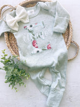 Load image into Gallery viewer, Personalized baby girl romper and hat set, vintage floral infant coming home outfit, baby shower gift, sleeper with footies, custom name
