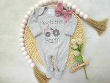 Load image into Gallery viewer, Baby Girl Highland Cow Outfit with Bummies, Hello Darlin Baby Girl Outfit, Going Home Newborn Baby Outfit Cowgirl Farm Girl Pink, Hospital
