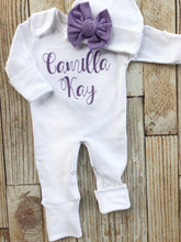 Load image into Gallery viewer, Personalized vintage stitch girl romper with bow, custom girl coming home outfit, baby shower gift, white sleeper with footies
