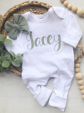 Load image into Gallery viewer, Personalized vintage stitch girl romper with bow, custom girl coming home outfit, baby shower gift, white sleeper with footies
