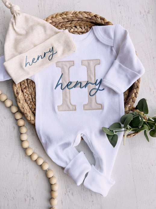 Personalized neutral baby romper and hat set, custom infant boy coming home outfit, baby shower gift, sleeper with footies