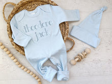 Load image into Gallery viewer, Personalized tone on tone baby romper and hat set, custom coming home outfit, sketch stitch outfit, baby shower gift, neutral
