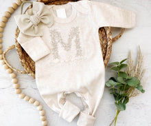 Load image into Gallery viewer, Personalized oatmeal baby romper and hat set, custom name coming home outfit, floral letter baby girl outfit, baby shower gift, neutral
