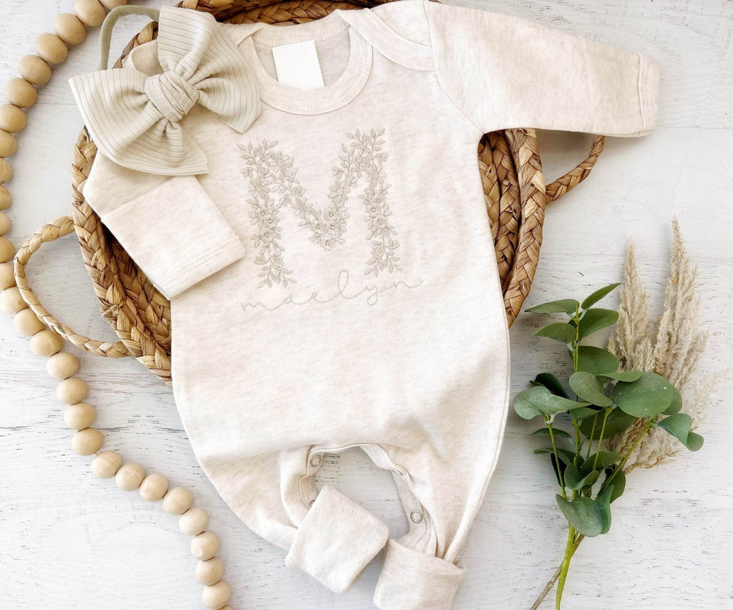 Personalized oatmeal baby romper and hat set, custom name coming home outfit, floral letter baby girl outfit, baby shower gift, neutral