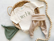 Personalized green and beige newborn outfit,custom name boy girl, coming home outfit for baby boy, baby girl outfit, hospital outfit for boy