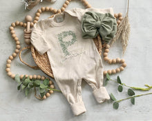 Load image into Gallery viewer, Personalized oatmeal baby romper and hat set, custom name coming home outfit, floral letter baby girl outfit, baby shower gift neutral green
