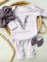 Load image into Gallery viewer, Personalized baby romper hat set, custom name coming home outfit, floral letter baby girl outfit newborn baby shower gift, neutral purple
