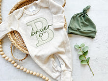 Load image into Gallery viewer, Personalized neutral baby romper and hat set, custom infant boy coming home outfit, baby shower gift, sleeper with footies green Christmas
